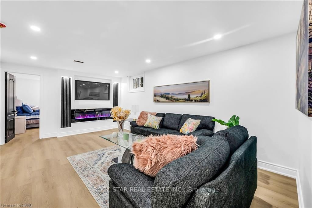 Detached House for lease at Lower-170 Terrace Drive, Hamilton, Balfour, L9A 2Z1 - MLS: X12103690