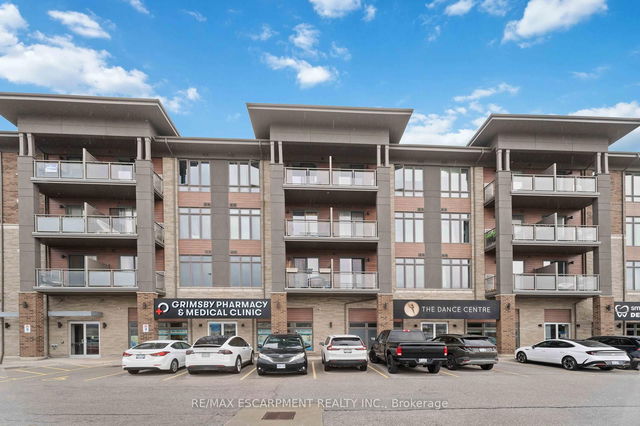 208 - 520 North Service Road