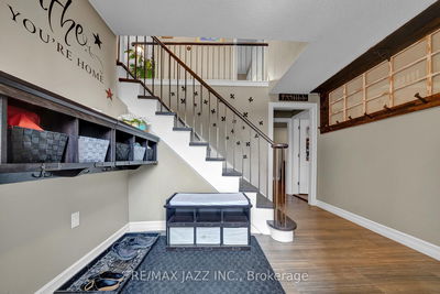 2046 Meadowview Rd, Peterborough East - 4 South image-0-1