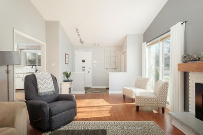 1052 Glendale Dr, Peterborough North - 1 Central image-0-1