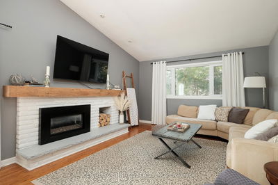 1052 Glendale Dr, Peterborough North - 1 Central image-0-3
