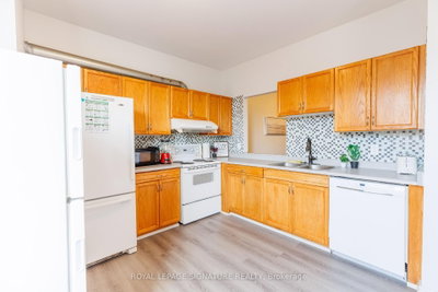 Unit 5 — 1570 Richmond Street — photo 6