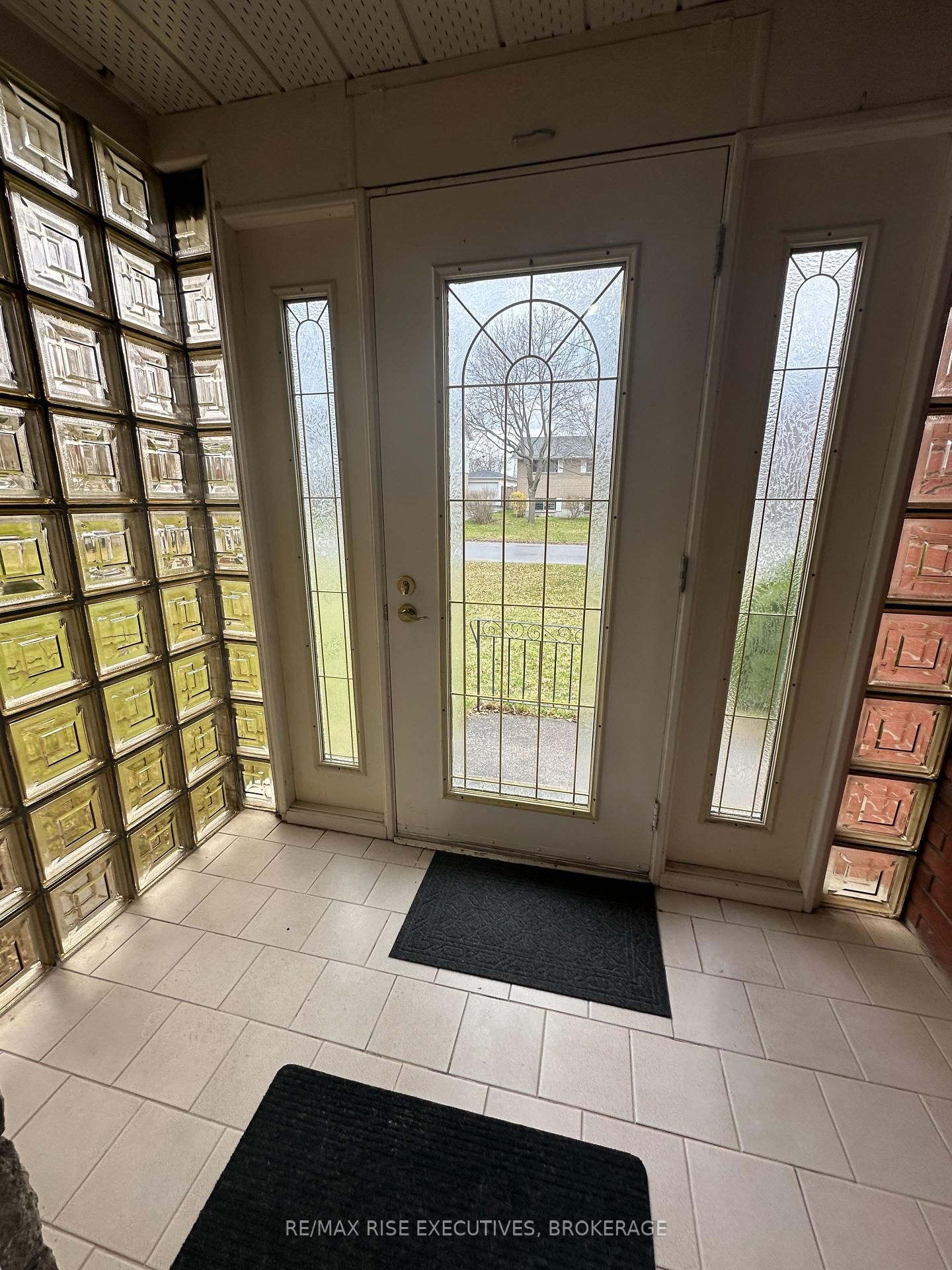 Detached House for sale at 54 Silver Street, Kingston, Central City West, K7M 2P5 - MLS: X12103842