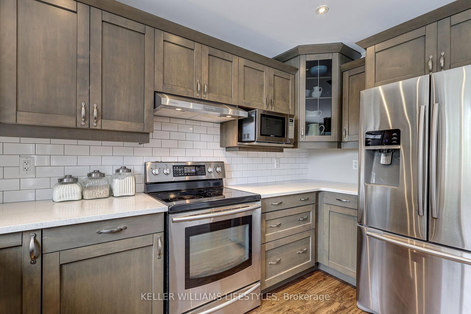 Listing Image 15