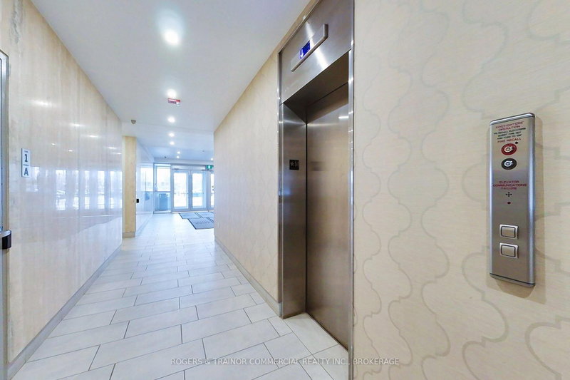 1055 PRINCESS St photo 4