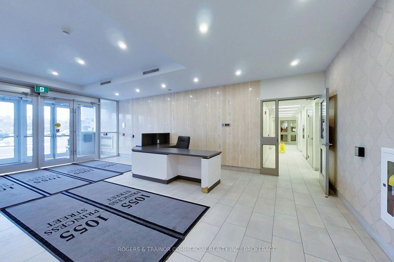 1055 PRINCESS St photo 5