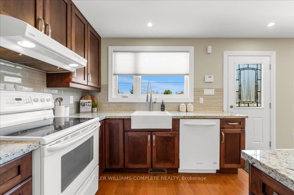 Detached House sold at 60 Aterno Drive, Hamilton, Mountview, L9C 5S5 - MLS: X12104256