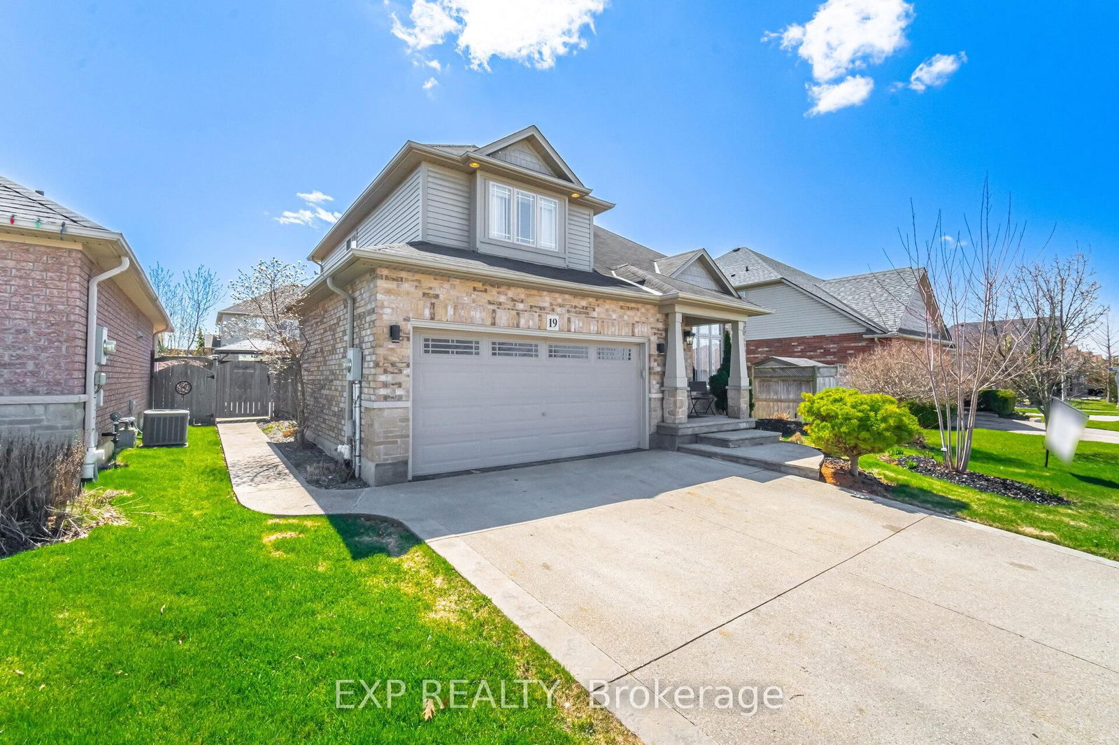 Detached House for sale at 19 Cobblestone Drive, Brant, Paris, N3L 4G1 - MLS: X12104406