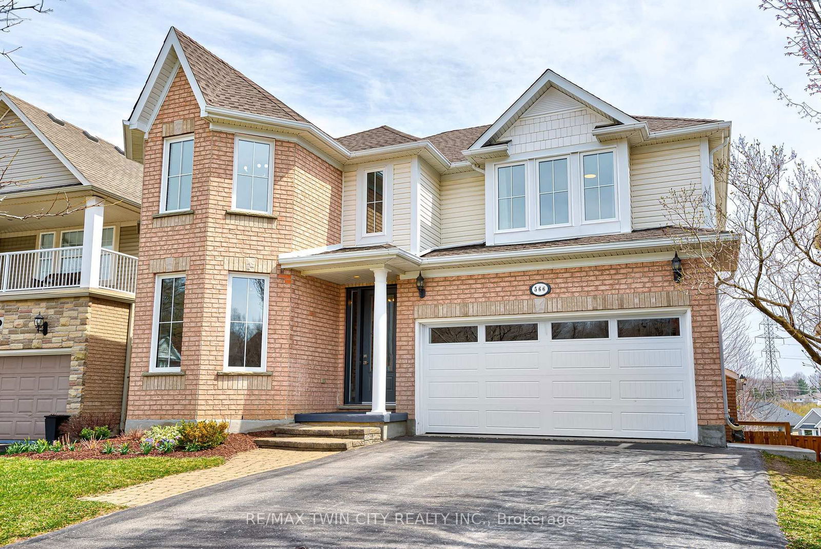 Detached House sold at 566 Winterburg Walk, Waterloo, N2V 2M8 - MLS: X12104664