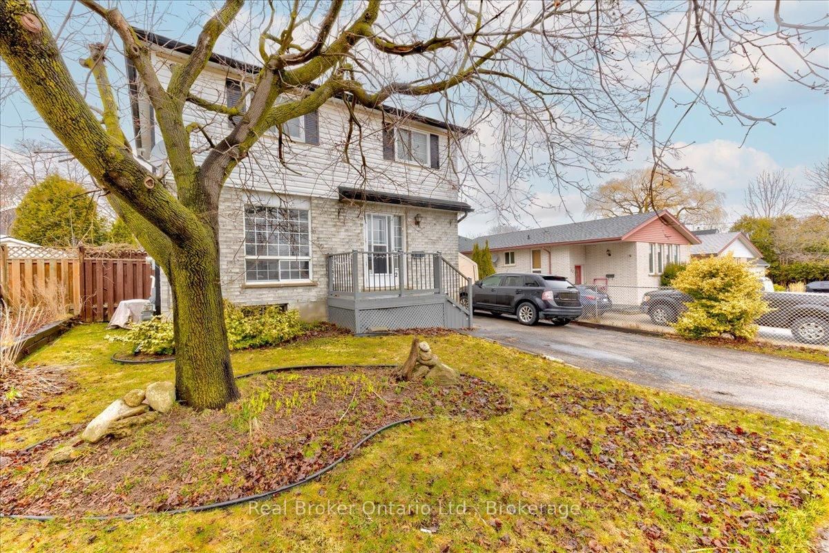 Detached House sold at 29 Stanley Street, Guelph, Exhibition Park, N1H 1L4 - MLS: X12104981