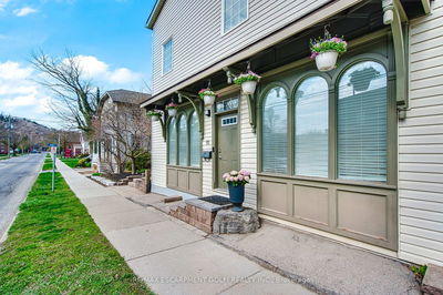Unit 16 — 49 Ontario St, Grimsby - Grimsby East