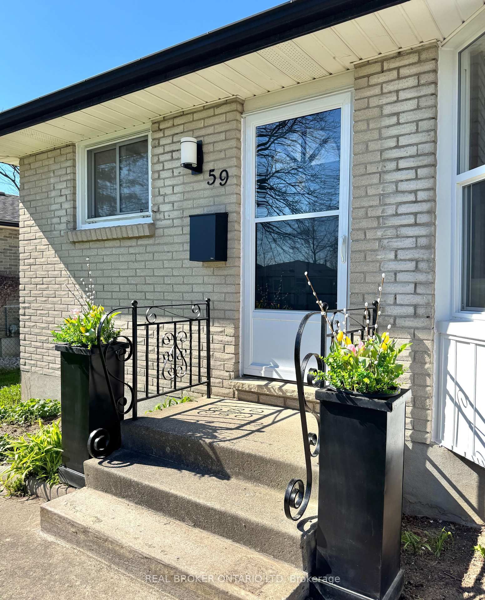Detached House for sale at 59 Surrey Crescent, London South, South Y, N6E 1T7 - MLS: X12105148