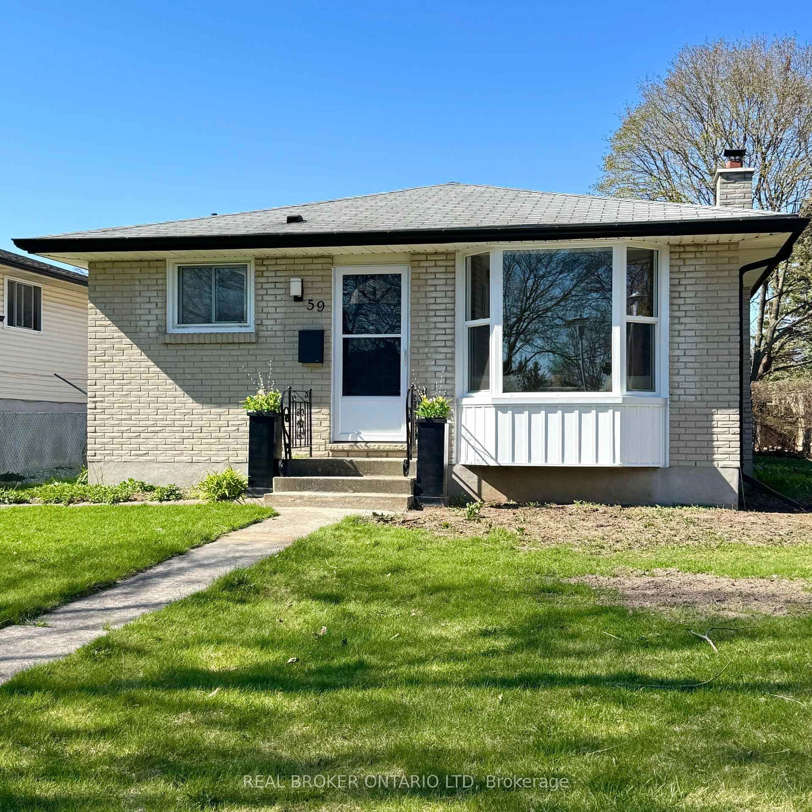 Detached House for sale at 59 Surrey Crescent, London South, South Y, N6E 1T7 - MLS: X12105148