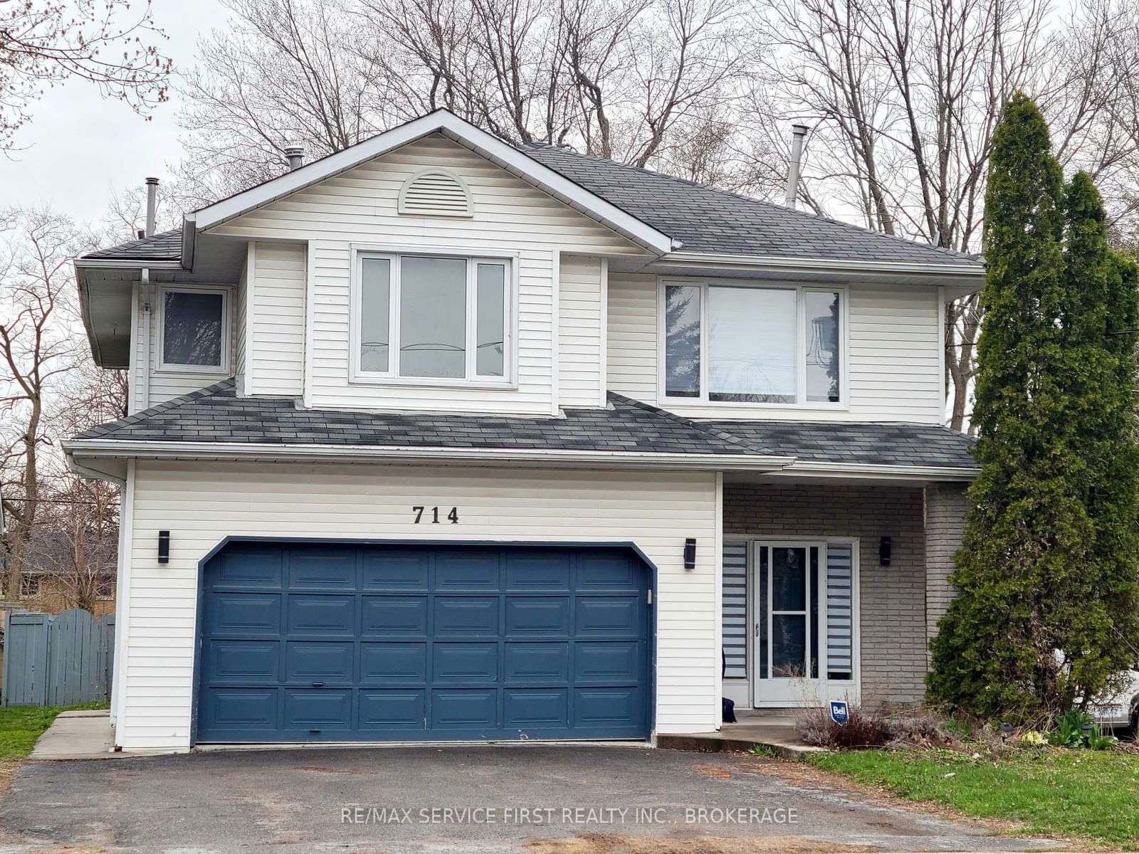 Detached House for sale at 714 Portsmouth Avenue, Kingston, West of Sir John A. Blvd, K7M 1W5 - MLS: X12105236