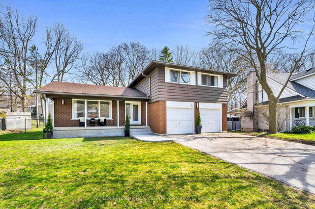 104 Cardinal Crescent