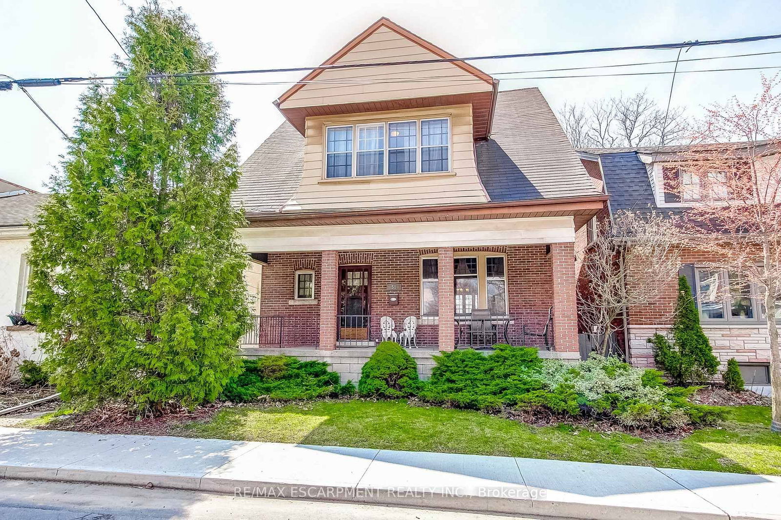 Detached House for sale at 51 Canada Street, Hamilton, Kirkendall, L8P 1P1 - MLS: X12105340