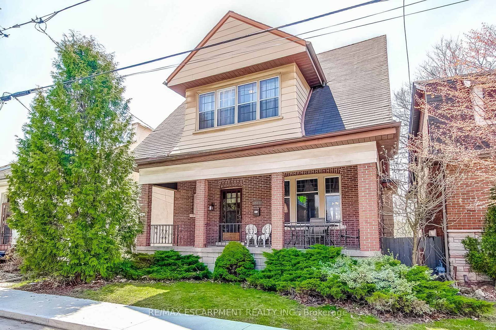 Detached House for sale at 51 Canada Street, Hamilton, Kirkendall, L8P 1P1 - MLS: X12105340