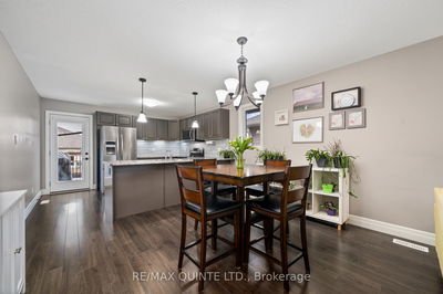 8 McIntosh Cres, Quinte West - Murray Ward image-0-2