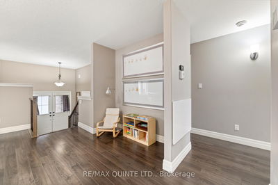 8 McIntosh Cres, Quinte West - Murray Ward image-0-4