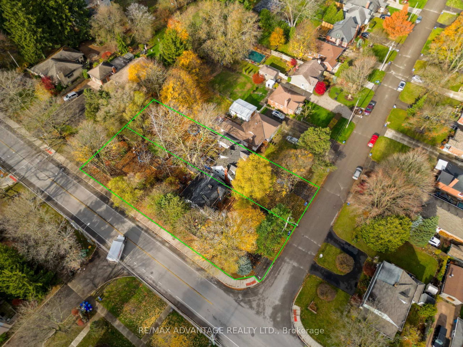 Detached House for sale at 419 Byron Boulevard, London South, South B, N6K 2L6 - MLS: X12105384