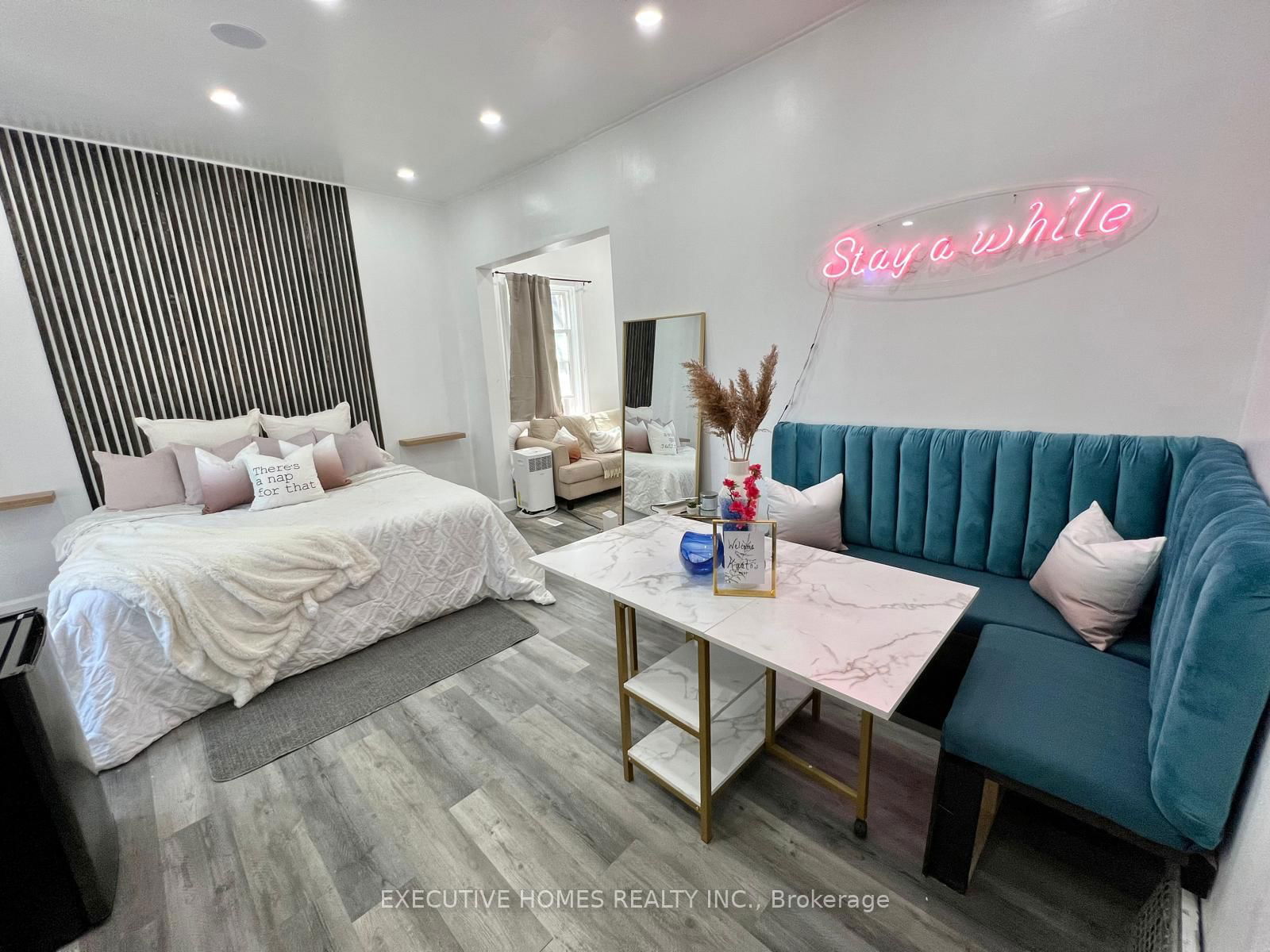 Detached House for sale at 650 OXFORD Street, London East, East C, N5X 3J4 - MLS: X12105416