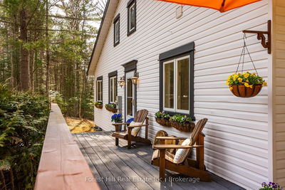 1006 Kings Way, Lake of Bays - Mclean image-0-2