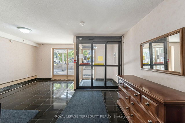 101 - 81 Charlton Avenue