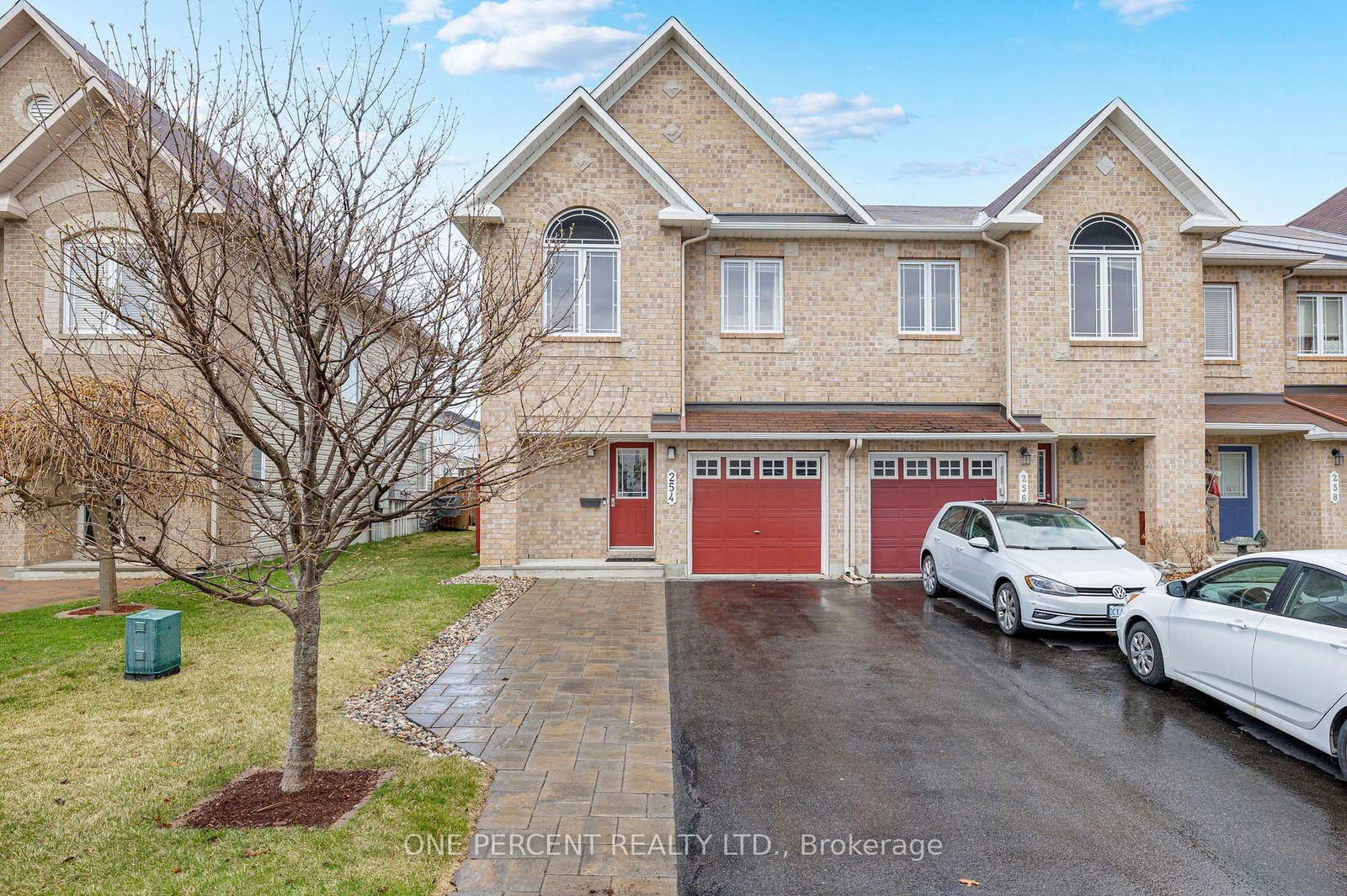 Townhouse sold at 254 Montmorency Way, Orleans, Avalon East, K4A 0J4 - MLS: X12105552