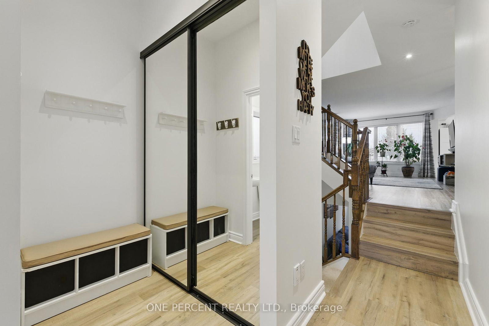 Townhouse sold at 254 Montmorency Way, Orleans, Avalon East, K4A 0J4 - MLS: X12105552