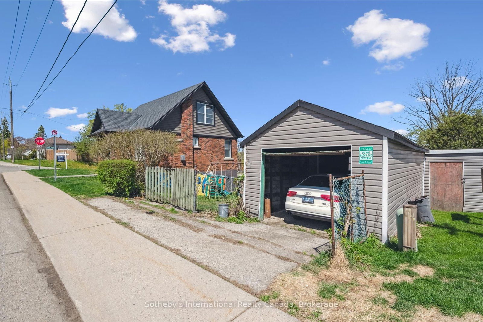 Detached House for sale at 38 Washington Street, Brant, Paris, N3L 2A7 - MLS: X12105579