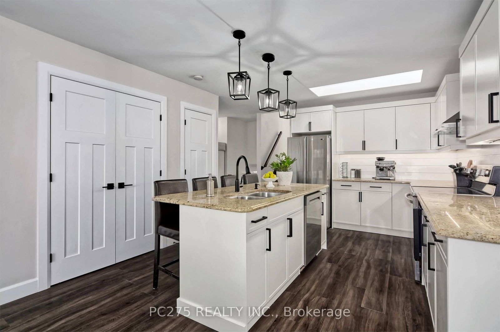 Detached House for sale at 46 Dell Drive, Strathroy-Caradoc, SW, N7G 4B6 - MLS: X12105658