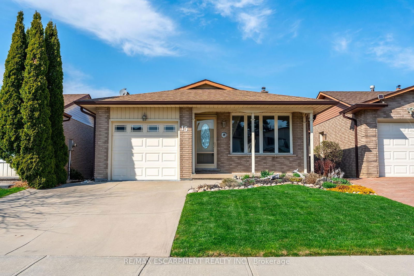 Detached House sold at 15 Titmouse Court, Hamilton, Bruleville, L9A 4Y9 - MLS: X12105758