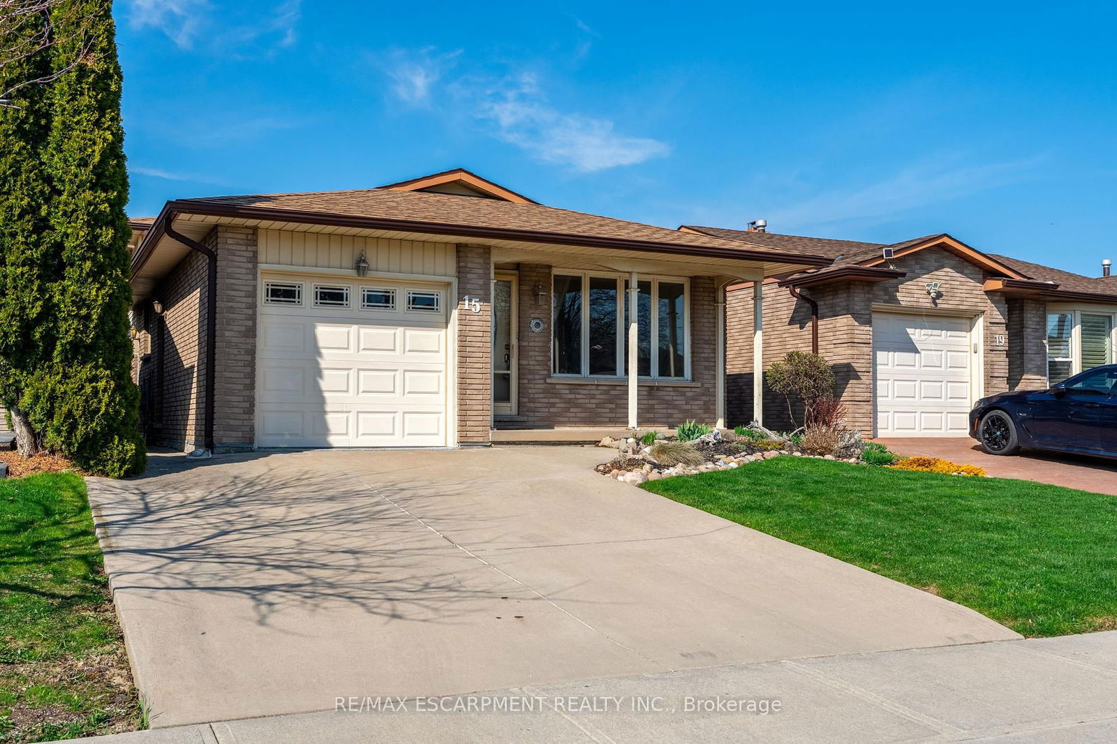 Detached House sold at 15 Titmouse Court, Hamilton, Bruleville, L9A 4Y9 - MLS: X12105758