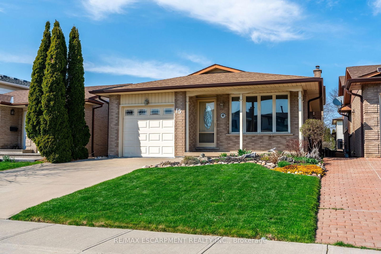 Detached House sold at 15 Titmouse Court, Hamilton, Bruleville, L9A 4Y9 - MLS: X12105758