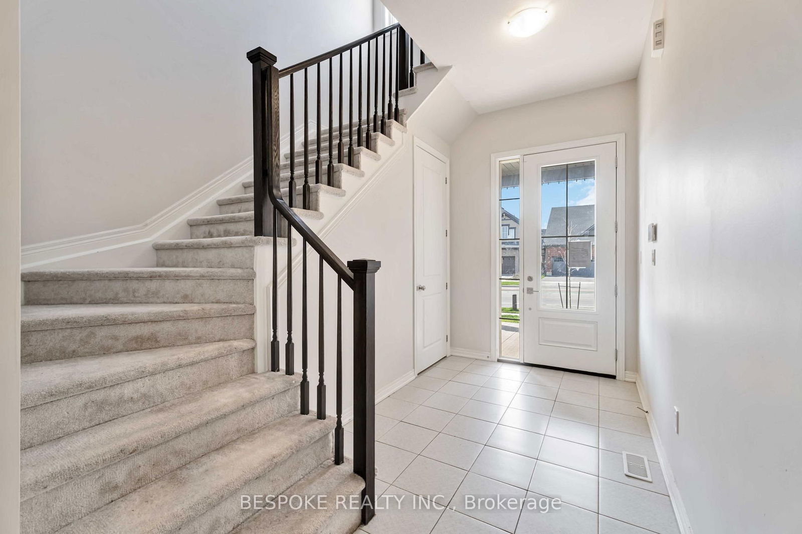 Detached House for lease at 229 Walker Road, Pelham, Fonthill, L0S 1E6 - MLS: X12105864