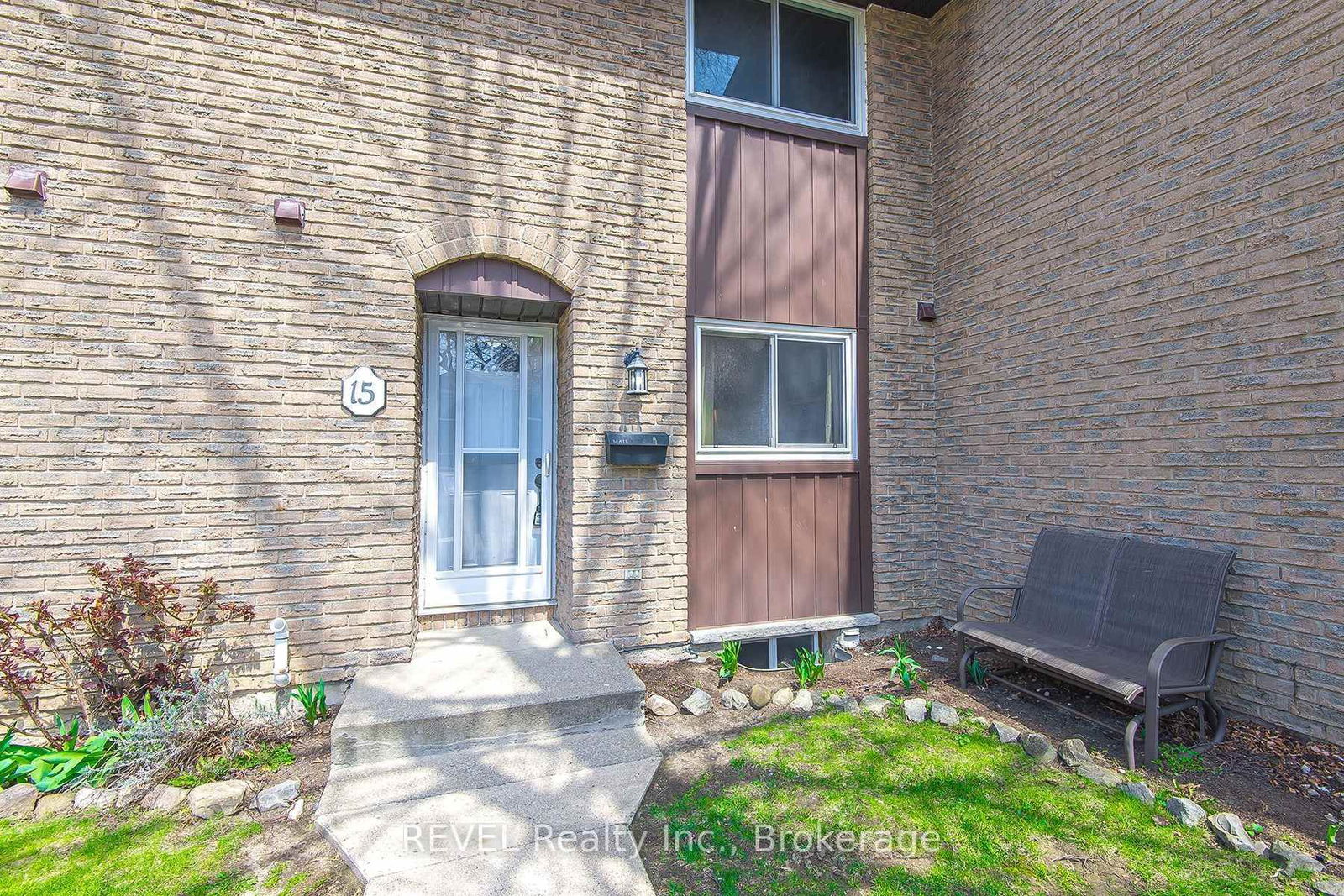Townhouse for sale at 15-151 Linwell Road, St. Catharines, Lakeport, L2N 6P3 - MLS: X12105927