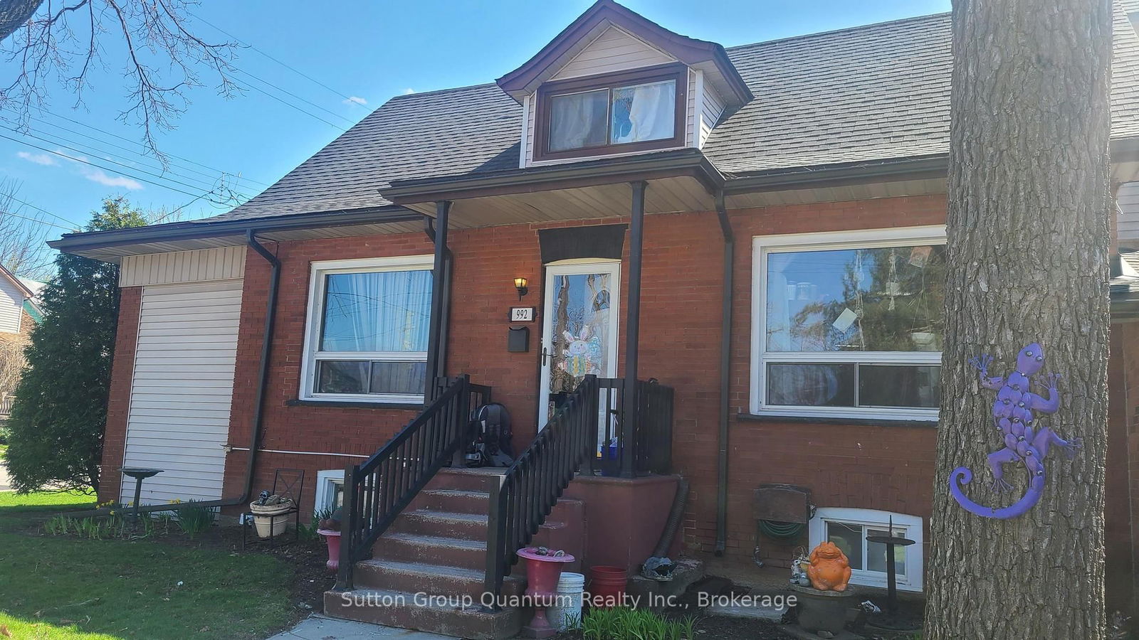 Detached House for sale at 992 Montclair Avenue, Hamilton, Delta, L8M 2E6 - MLS: X12105956