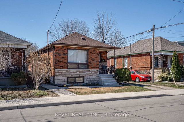 552 Roxborough Avenue