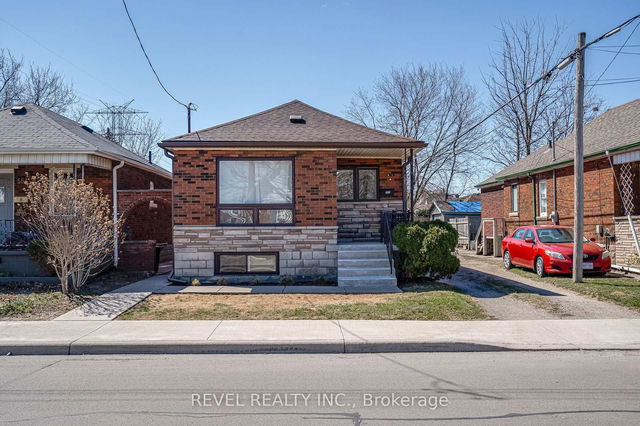 552 Roxborough Avenue