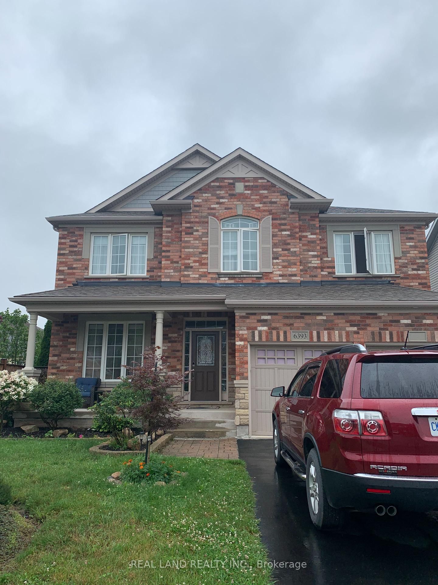 Detached House for lease at 6393 St. Michael Avenue, Niagara Falls, Ascot, L2H 0C5 - MLS: X12106638