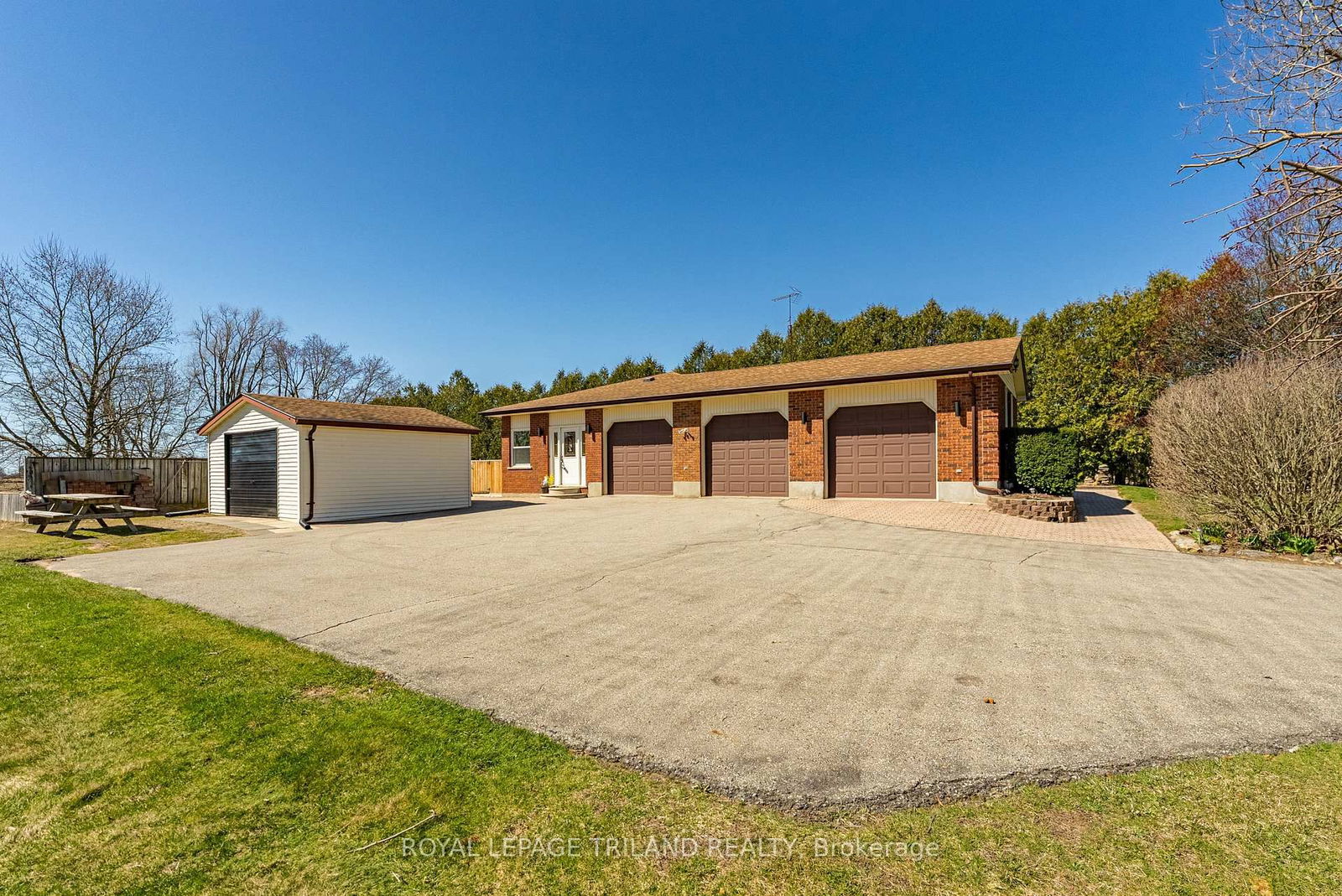 Detached House for sale at 43845 Sparta Line, Central Elgin, Rural Central Elgin, N5P 3S8 - MLS: X12106917