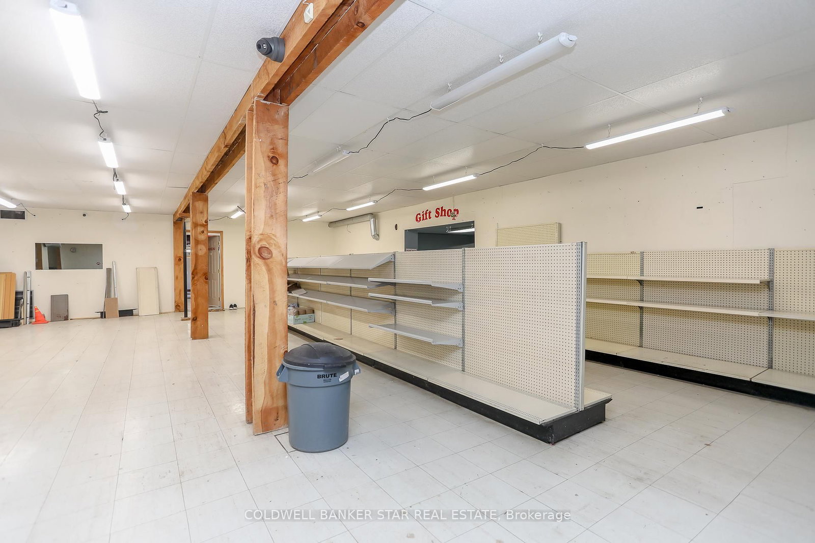 Listing Image 8