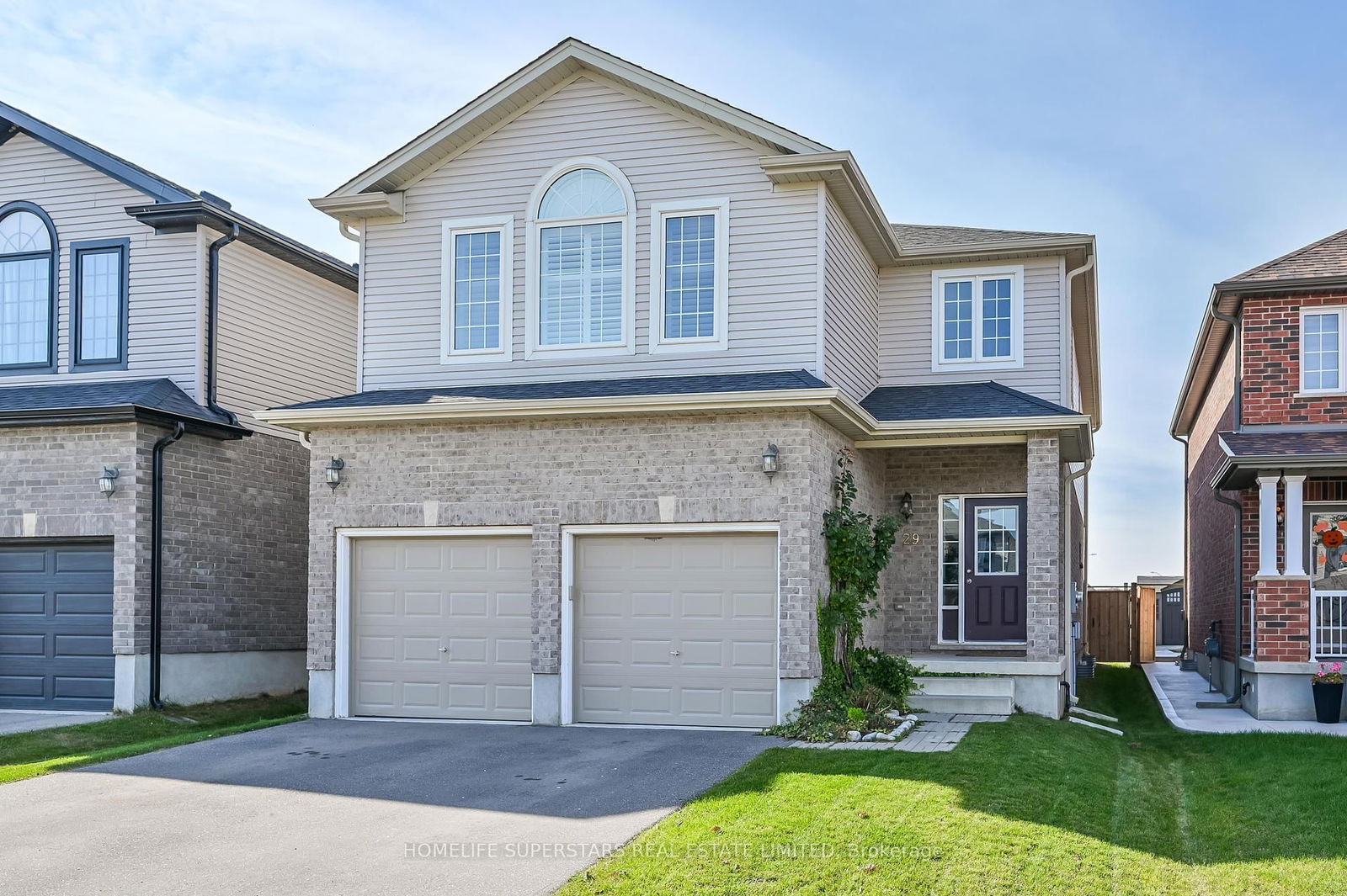 Detached House for sale at 29 Newstead Road, Brant, Paris, N3L 0G2 - MLS: X12107133