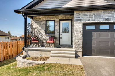 301 Napier Crt, Almonte - Almonte image-0-2