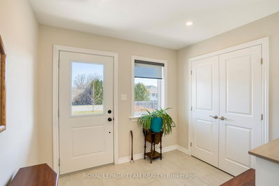 301 Napier Crt, Almonte - Almonte image-0-3