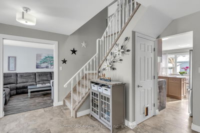 949 Alpine Crt, Kingston - North of Taylor-Kidd Blvd image-0-3