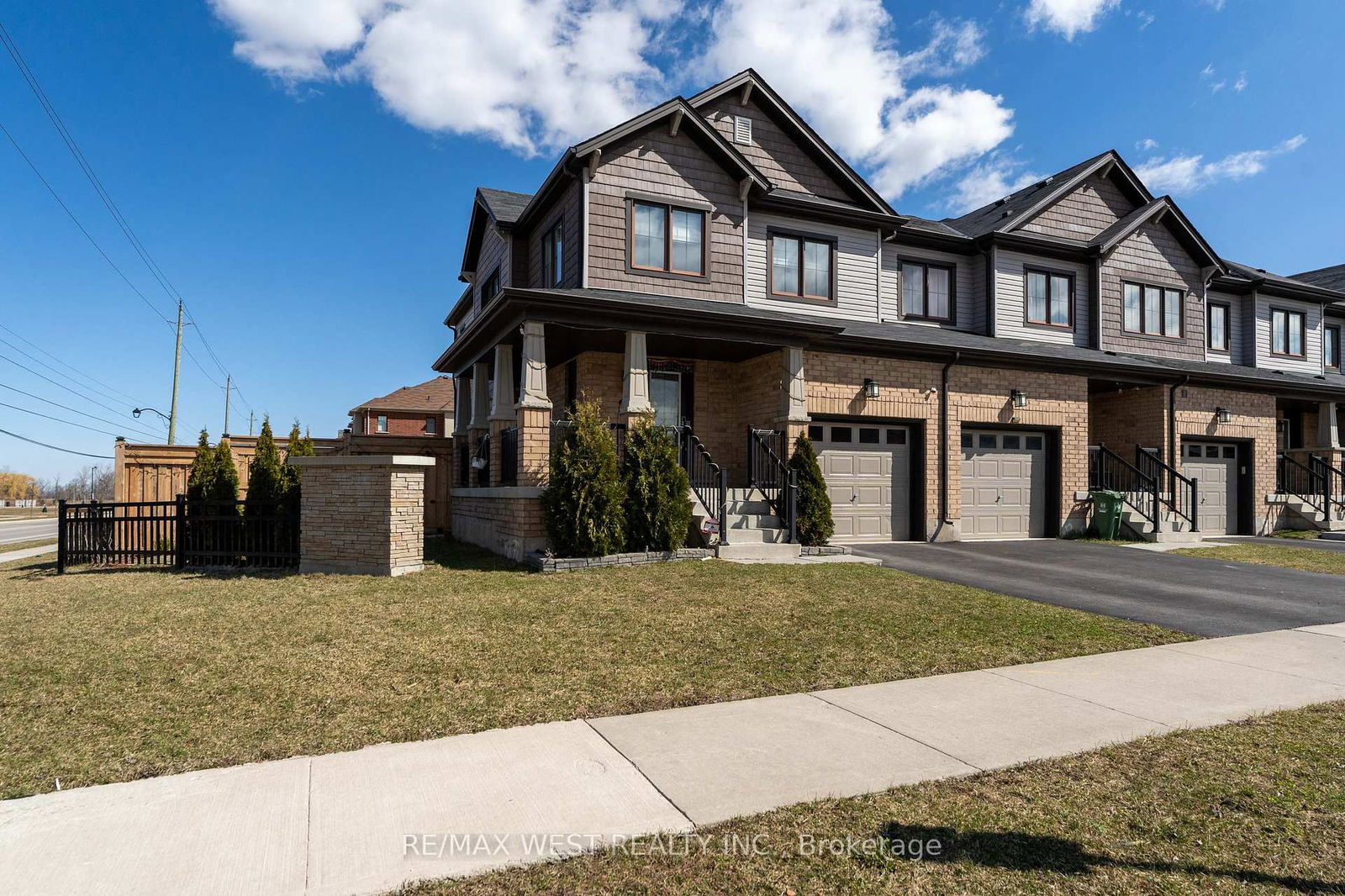 Townhouse for sale at 2 Scarletwood Street, Hamilton, Stoney Creek Mountain, L8J 0K8 - MLS: X12107216