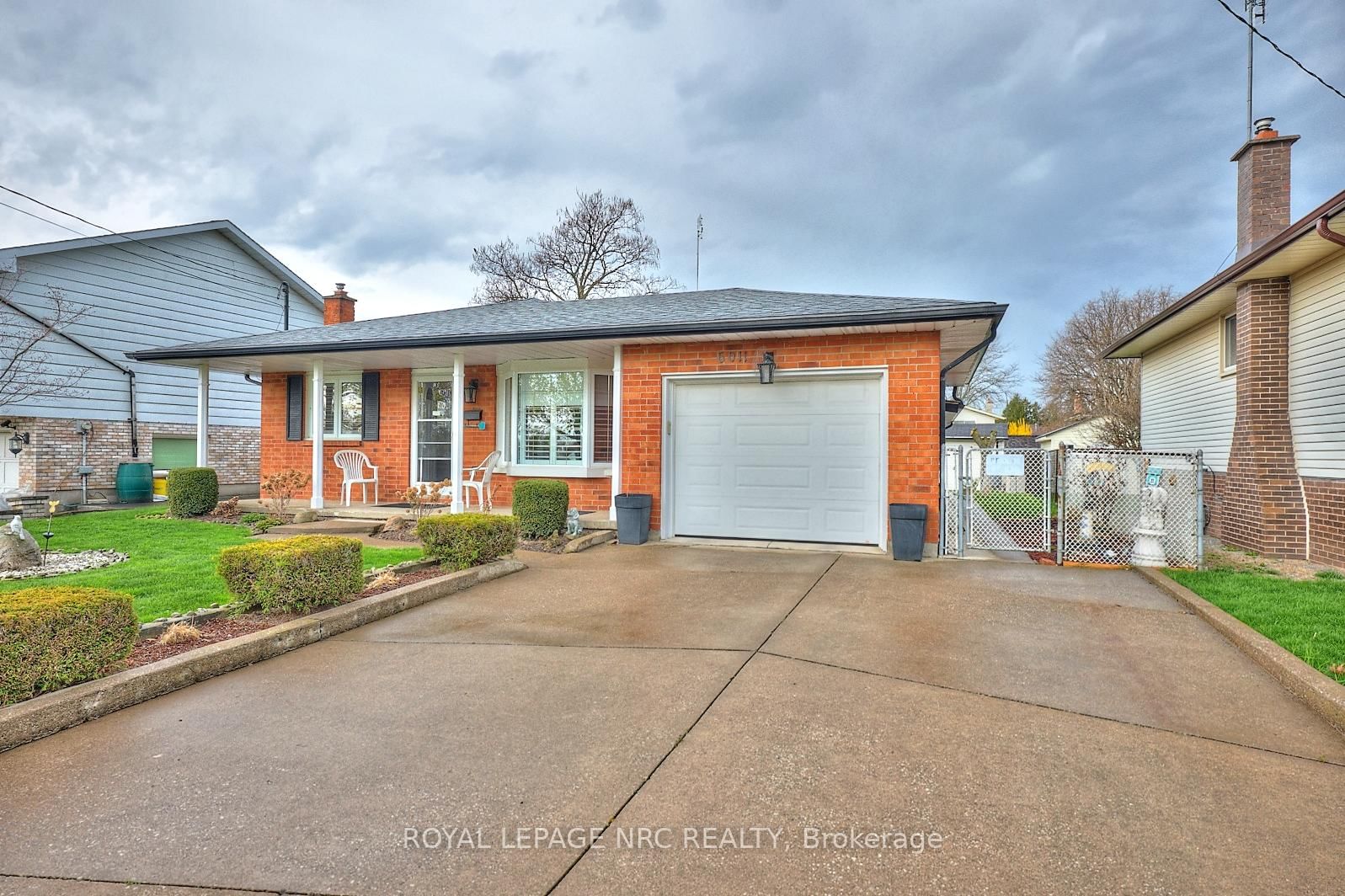 Detached House for sale at 6011 Pitton Road, Niagara Falls, West Wood, L2H 1S2 - MLS: X12107222