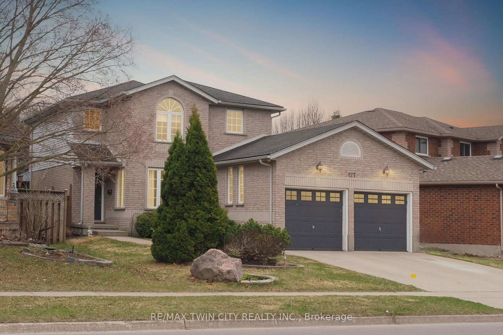 Detached House for sale at 127 Melran Drive, Cambridge, N3C 4C6 - MLS: X12107304