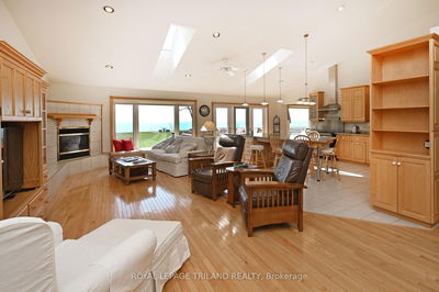 7154 Talbot Tr, Chatham-Kent - Blenheim image-0-3